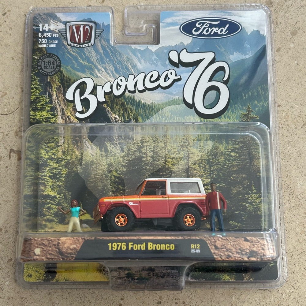 M2 1976 Ford Bronco Diorama CHASE 1/750 brand new 1:64 scale diecast